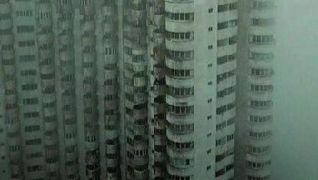 Berani tinggal di apartemen ini? Foto: Instagram/evilbuildings1