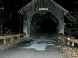 Foto Bangunan Menyeramkan Bak di Film Horor