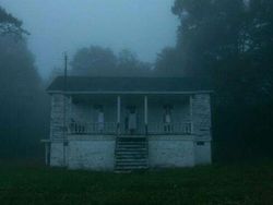 Foto Bangunan Menyeramkan Bak di Film Horor