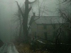 Foto Bangunan Menyeramkan Bak di Film Horor