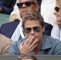 Tahun lalu, ayah enam anak itu merilis beragam produk perawatan kulit. Apakah ini efek dari produk tersebut? (Foto: AP Photo/Kirsty Wigglesworth)