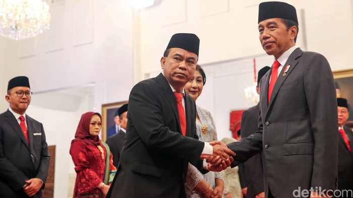 Budi Arie Setiadi resmi dilantik Presiden Joko Widodo sebagai Menteri Komunikasi dan Informatika di Istana Negara, Jakarta, Senin (17/7/2023). Ia menggantikan Johnny G Plate yang menjadi tersangka korupsi BTS 4G.