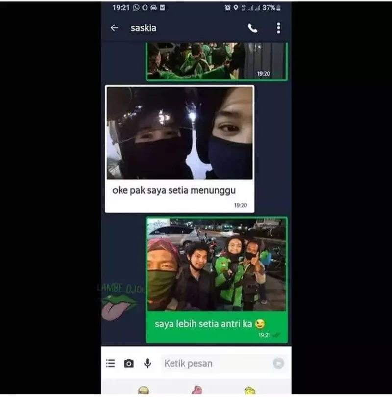 Chat antara driver ojol dan penumpang yang beredar di internet ini berhasil bikin ngakak -- atau setidaknya, senyum-senyum sendiri.