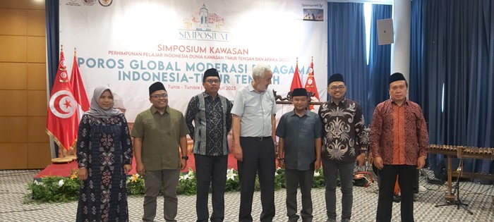 Dubes RI di Tunisia Zuhairi Misrawi (ketiga dari kiri)-(Dwi A/detikcom)