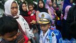 Ekspresi Siswa Baru SD Saat Hari Pertama Masuk Sekolah