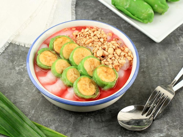 20 Es Pisang Ijo Khas Makasar yang Legit Dingin, Ada di Sini!