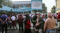Namun perlu diingat, orang tua perlu mengindari hal-hal yang meningkatkan potensi kecemasan berlebih pada anak saat akan berpisah.   