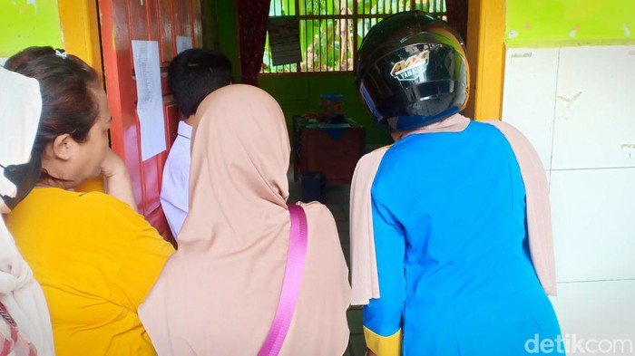 Hari pertama sekolah di Jambi.
