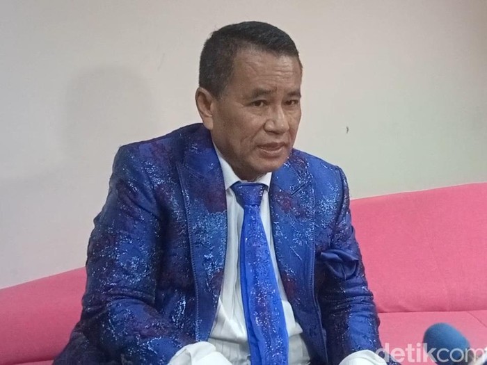 Hotman Paris saat ditemui di kawasan Trans TV.