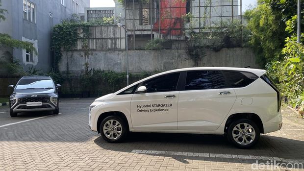 Hyundai Stargazer Essential.