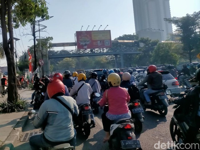 jalanan sidoarjo hingga surabaya macet