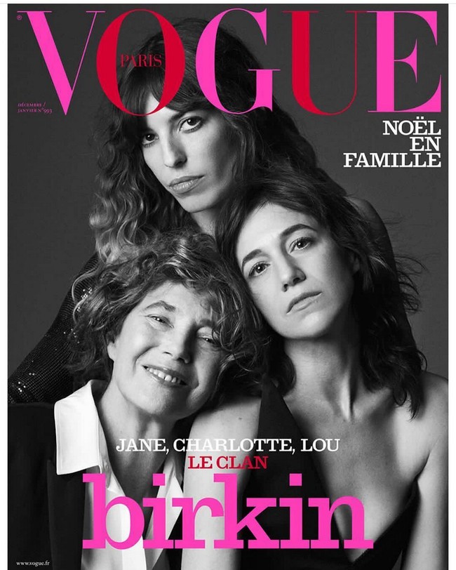Jane Birkin dikenal dekat dengan kedua putrinya yang masih hidup. Jane, Charlotte dan Lou pernah berpose bersama untuk sampul majalah Vogue Paris. Foto: Instagram/@janebirkinoff @charlottegainsbourg