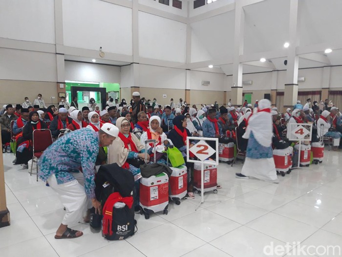 Jemaah haji Embarkasi Solo. Diunggah Senin (17/7/2023).