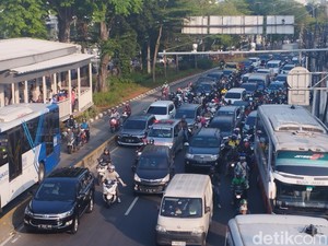 Warga Ngeluh Jl Daan Mogot Arah Kota Selalu Macet: Emang Langganan
