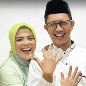 Kadiskominfo Maros Andi Baso Arman mempersunting Wakil Bupati Maros Suhartina Bohari.