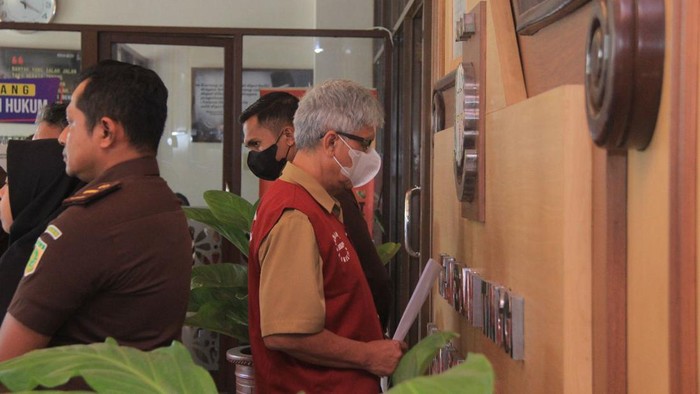 Kejati DIY konferensi pers soal penetapan Kepala Dinas Pertanahan dan Tata Ruang (Dispertaru) DIY Krido Suprayitno sebagai tersangka kasus mafia tanah Tanah Kas Desa (TKD), Senin (17/7/2023).