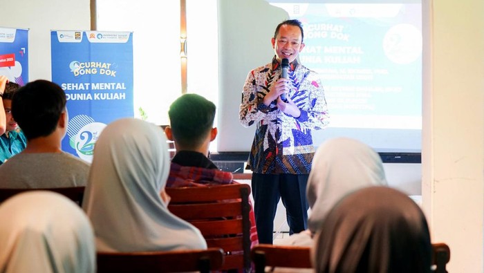 Seminar Kesehatan Sehat Mental Dunia Kuliah dalam rangka Dies Natalis ke 10 Universitas MH Thamrin dengan thema Community Festival , berlangsung di Ngopi Lumbung Padi, Bogor, yang turut dihadiri oleh Ketua Yayasan Pendidikan Abdul Radjak UMHT Abdul Barry, S.E., MARS, Rektor Universitas MH. Thamrin dr. Daeng Mohammad Faqih, SH., MH., serta narasumber dari RS MH Thamrin Cileungsi (Member of Radjak Hospital)