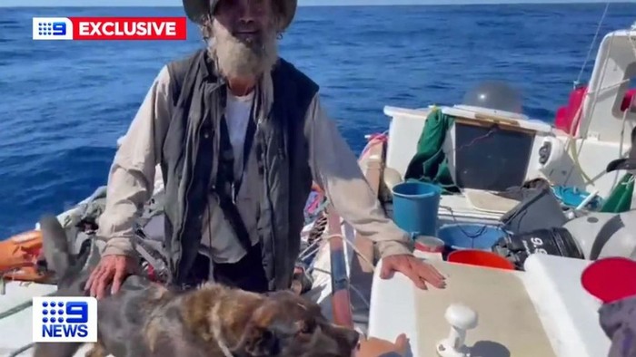 Kisah pelaut dan anjingnya yang mengapung dua bulan di Samudera Pasifik - Saya makan ikan mentah dan minum air hujan