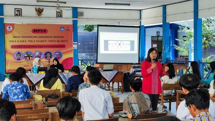 Gerakan Literasi Sekolah (GLS) hadir guna meningkatkan minat baca anak usia sekolah. UPN Veteran Jakarta dan Yogyakarta kolaborasi mendukung program itu.