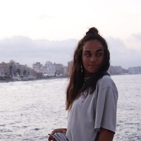 Di waktu senggangnya, Maria pun senang pergi ke pantai. Ini potretnya saat bermain di pantai. Foto: Instagram