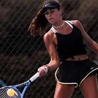 Dia merupakan petenis dari sebuah klub tenis di Spanyol. Inilah pesona Maria saat bermain tenis. Foto: Instagram