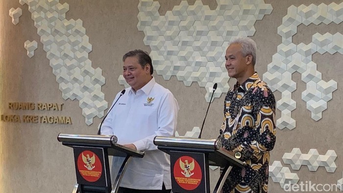 Menko Perekonomian Airlangga Hartarto dan Gubernur Jawa Tengah Ganjar Pranowo