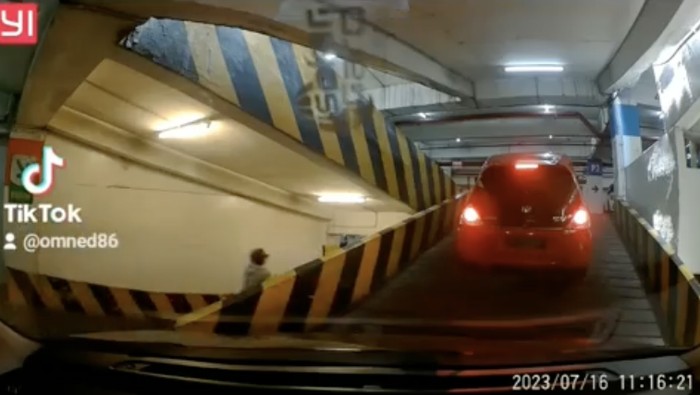 Mobil tak bisa menanjak