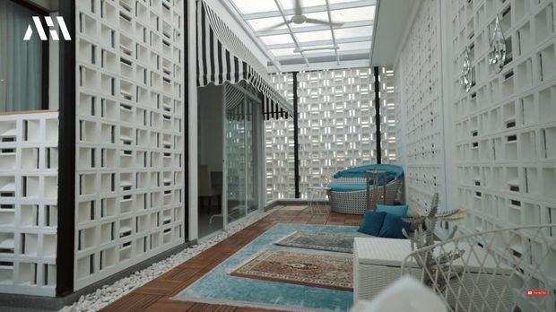 Mushola di Rumah Artis