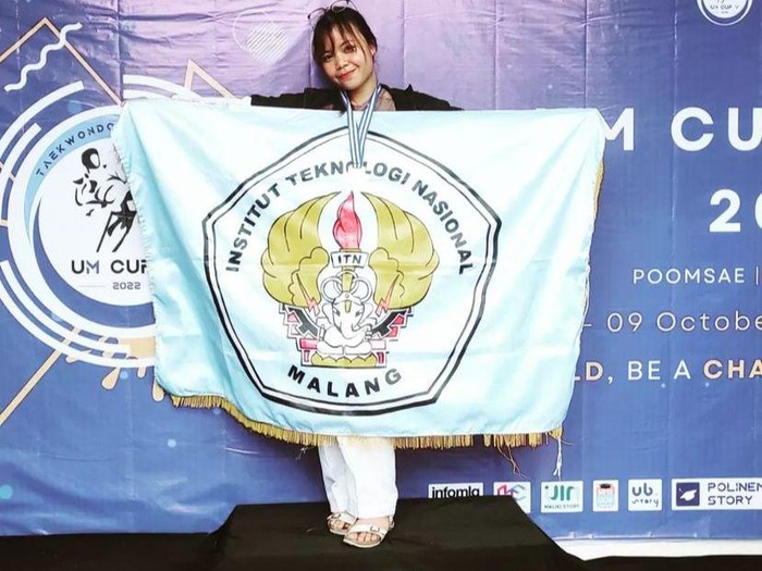 Ngalam Mbois Reva Nabila Putri