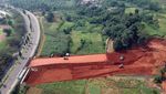 Foto udara Proyek Akses Jalan Baru di Stadion Pakansari