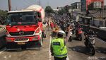 Pembetonan Jalan di Hari Senin Bikin Daan Mogot Makin Kusut