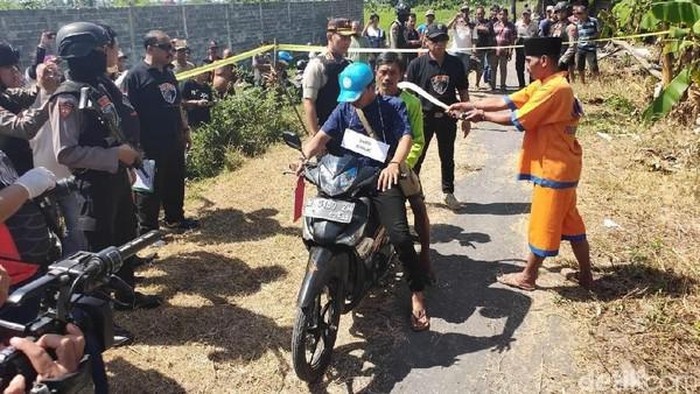 Pembunuhan salah sasaran Lumajang
