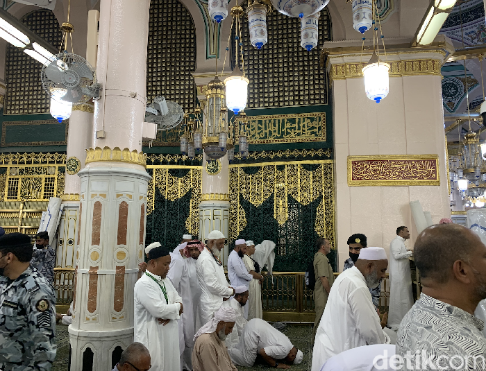 Raudhah di Masjid Nabawi Madinah Raudhah di Masjid Nabawi Madinah