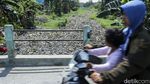Sampah Penuhi Aliran Kali Sepanjang 1 Km di Tambun