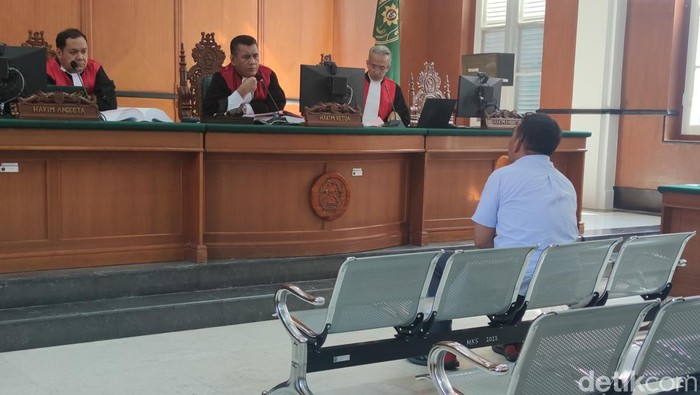 Sidang kasus korupsi Rp 20 M PDAM Makassar.