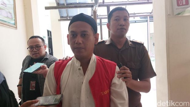 Sidang vonis Rizky Noviyandi Ahmad (31), terdakwa pembunuh anak dan aniaya istri di Depok ditunda