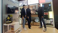PT Sinar Eka Selaras Tbk (ERAL) atau Erajaya Active Lifestyle (EAL) bakal melakukan penawaran umum perdana saham (initial public offering/IPO) di Bursa Efek Indonesia. Eral menawarkan sebanyak-banyaknya 20% saham kepada publik. Perseroan melepas sahamnya ke pubik maksimal 1.037.500.000 dengan nilai nominal Rp 100. Harga yang ditawarkan ke masyarakat ada di kisaran Rp 370-410. Dengan demikian, perseroan berpotensi meraup dana segar Rp 425.375.000.000.