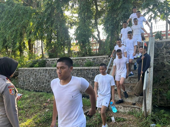 Tes jasmani tahap akhir calon taruna-taruni Akpol, Senin (17/7/2023).