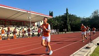 Foto: Begitu calon taruna-taruni Akpol masuk lintasan dan mulai lari, lanjut Dedi, sensor alat penghitung digital akan menyala dan melakukan bekerja secara otomatis.Kemudian juga untuk pull up, push up, kemudian sit up, kemudian berenang, itu kita sudah pakai digitalisasi semuanya, terang Dedi. (dok. SSDM Polri)