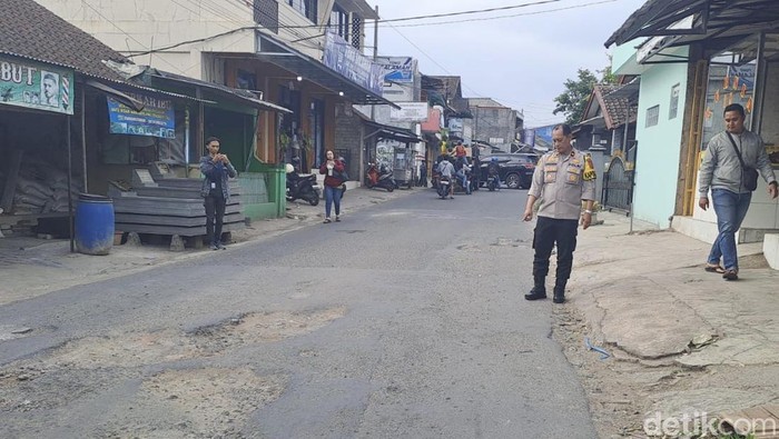 TKP pembacokan yang menewaskan Puloh di Sukabumi