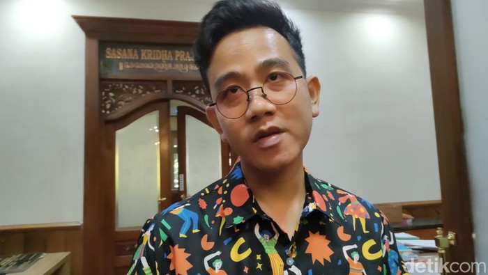 Wali Kota Solo Gibran Rakabuming Raka di Balai Kota Solo, Senin (17/7/2023).