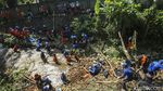 Aksi Pandawara Group dan PKT Bersihkan Kali Krukut Depok
