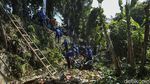 Aksi Pandawara Group dan PKT Bersihkan Kali Krukut Depok