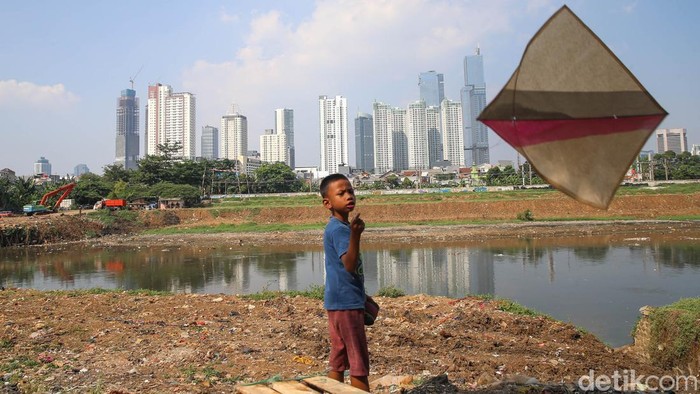 Angka Kemiskinan Ibu Kota Turun Gaes, Tapi... BPS DKI mencatat ada penurunan angka kemiskinan. Tercatat angka kemiskinan turun 17.100 orang atau 0,17 persen dibandingkan periode September 2022.
