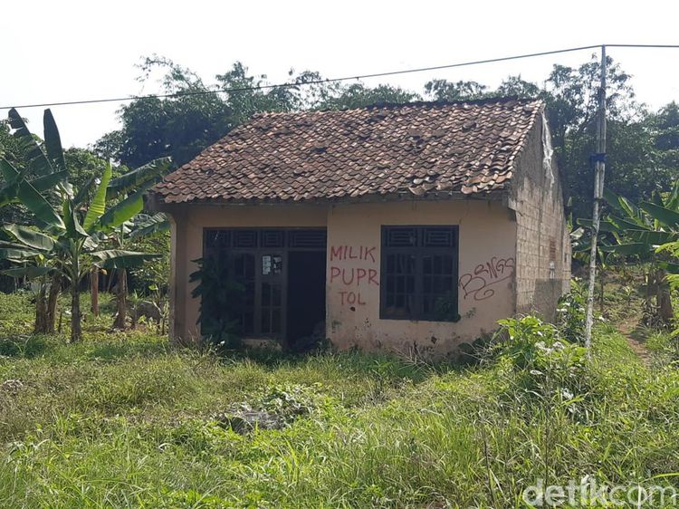 Potret Rumah Dicoret Milik PUPR di Tangerang buat Proyek Tol Serbaraja