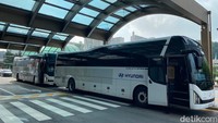 Saat kami berkunjung ke Korea Selatan atas undangn Hyundai Motor Indonesia (HMID), kami disediakan transportasi berupa bus Hyundai Universe. Kami mendarat pada Selasa (11/7/2023) pagi di Bandara Incheon, Korea Selatan. Dari Incheon, kami ke Seoul menggunakan bus Hyundai Universe 12.5 ini. Foto: Rangga Rahadiansyah/detikOto