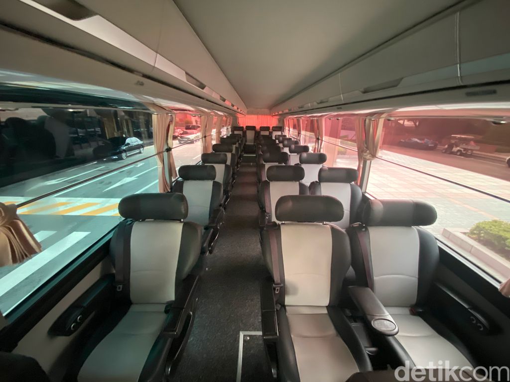 Bus Hyundai Universe 12.5