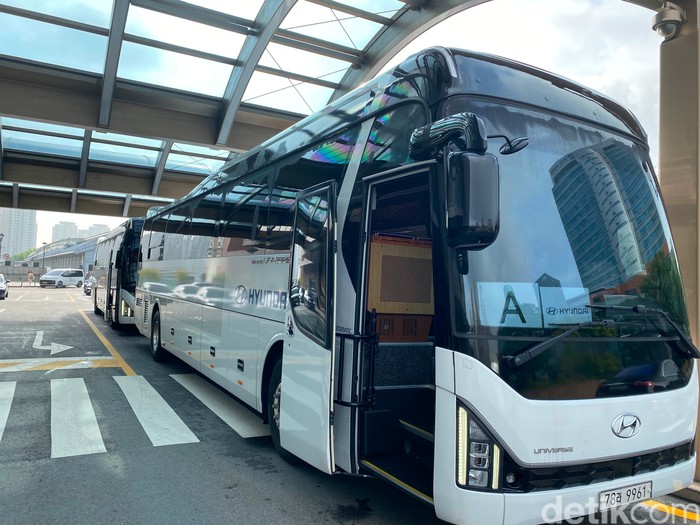 Bus Hyundai Universe 12.5