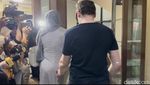 Cinta Penelope Gandeng Suami di Sidang Perdana Cerai
