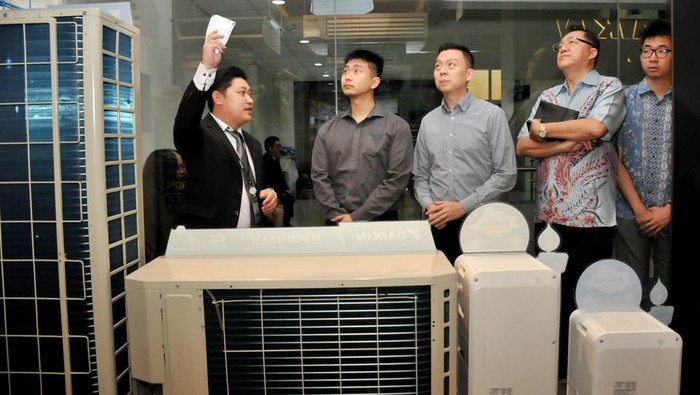 Daikin Proshop membuka showroom ke-5 di Surabaya guna memenuhi kebutuhan akan solusi penyejuk ruangan dan pendingin udara di Surabaya.